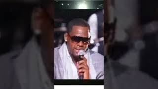 She Had Me Singing quotThoia Thoingquot  R Kelly Live In Concert [upl. by Milli]