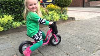 Meisje op haar Puky loopfiets LRM starter [upl. by Alarice]