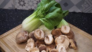 Pak Choï sautés aux champignons Shiitake  Recette végétarienne [upl. by Allenod890]