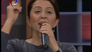 Aynur Haşhaş  Karşıda Görünen Ne Güzel Yayla Canlı Performans [upl. by Reviel]