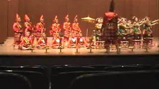 Paduan Suara Mahasiswa PSM UNHAS MARENCONG  RENCONG WCC Korea 3wmv [upl. by Rekyr]