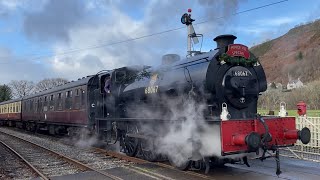 ‘Mince Pie Special’ with Saddle Tank 68067 on the Llangollen Railway 29th December 2022 [upl. by Francie]