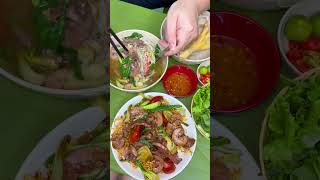 Phở xào nhà bà Đạm ngót nghét gần 40 năm streetfoodcooking pho streetfoodrecipes [upl. by Teri46]