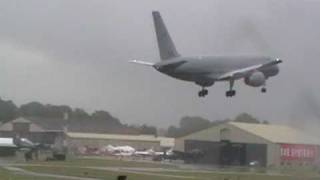 RNZAF Boeing 757 display RIAT 2009 [upl. by Esertak]