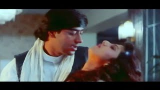 Aadhi Raat Ko Ghadi Ki Ghante Bole Jung 1996 Ajay Devgan Rambha Kavita Krishnamurthy Vinod Rathod [upl. by Hooper42]