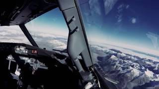 B737800 Flight Deck  The amazing Queenstown New Zealand RNP Approach [upl. by Milt203]