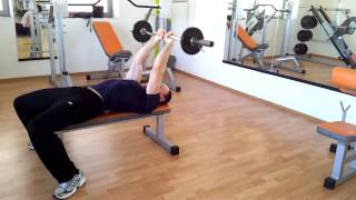 Exercitii Triceps Extensii cu Bara Z spre Frunte [upl. by Arrio]