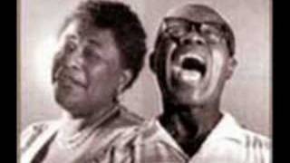 Ella Fitzgerald and Louis Armstrong  Learnin The Blues [upl. by Buzz]