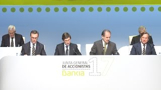 Bankia devuelve más de 127 millones de euros por las claúsulas suelo [upl. by Yrrot883]