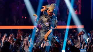 Diver Sings I Ani’t Worried  Masked Singer Season 10 Episode 3 Group A Wildcard Round [upl. by Ayhtnic827]