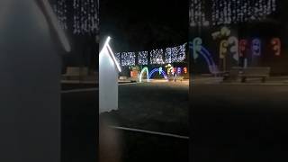 Praça enfeitada para o Natal [upl. by Etz]