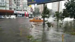 Odessa1com  Потоп на Балковской  200916 [upl. by Yeuh]