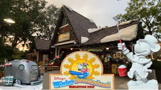 DISNEYS WINTER SUMMERLAND MINI GOLF  Lake Buena Vista Florida [upl. by Adyl309]