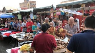 BBQ Pork Early Sell Out At Serdang Market 沙登新村巴剎除夕清晨四时排队买烧肉 [upl. by Seidel]