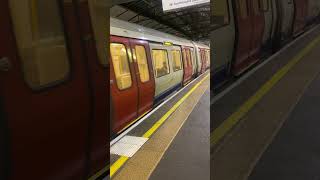 Metropolitan  Farringdon station [upl. by Gnilyam46]