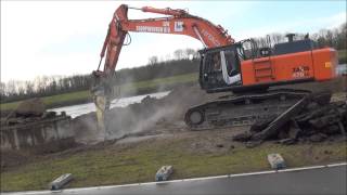 Lek Sloopwerken BV sloop 5 windmolenblokken te Rotterdam Europoort Hitachi 470 Atlas Copco HB4200 [upl. by Schlessinger]