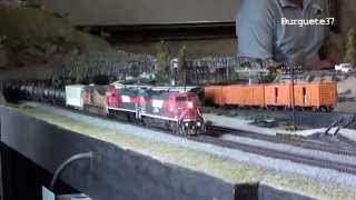 Tanquero Ferromex con UP y BNSF  HO DCC [upl. by Hayidah]