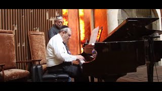 Maestro Cantor Daniel Gildar  A Chassuna in yiddish a wedding [upl. by Anyrtak]