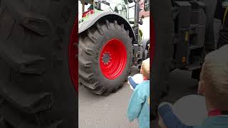 Umzug 15 Ein großer Traktor [upl. by Ossy371]