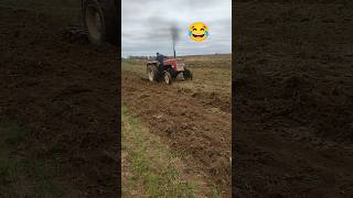 Ciągnik w polu krzywo też prosto 😅 ursus ciągnik traktor farming funnyvideo rolnik shorts [upl. by Garrek131]