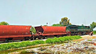 Marshaling Yard Pipri Special Train Flying from Sanawan on the Lead of Heaviest GEU40 9046 [upl. by Chauncey]