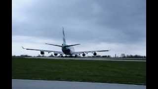 Boeing 747 Pullmantur Air nuova livrea a Bologna [upl. by Gelb]