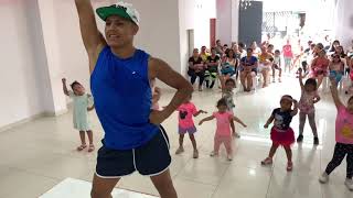 Baile para niños Merengue  El Beeper  Oro Sólido [upl. by Bohlin945]