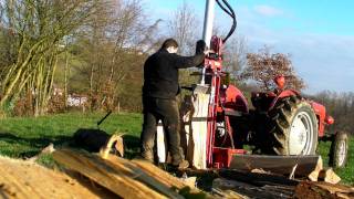 Fendeuse Ã bois sur Massey Ferguson [upl. by Nyroc]