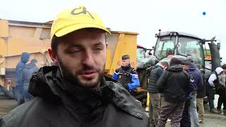 Agriculteurs en colère  la Coordination rurale bloque une plateforme Aldi dans le Tarn [upl. by Akili444]