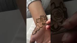 Floral mehndi design 😊beauty mehandi hennatattoo hennadesign henna shorts pair mehndi [upl. by Randal]