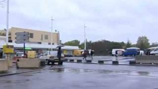 Toulouse  2 policiers fauchés le chauffard en fuite [upl. by Mairb]