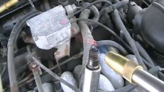 redneck repair 97 lincoln continental motor  one cylinder misfiring Davidsfarmisonbliptvnow [upl. by Biagio]