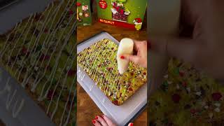 Grinch themed gooey butter cake 💚 grinch christmas dessert [upl. by Igor]