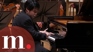 Nobuyuki Tsujii 辻井伸行 with Domingo Hindoyan perform Beethovens Piano Concerto No 5 quotEmperorquot [upl. by Joann2]