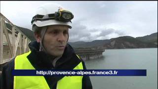 Dans les Alpes de HauteProvence lacher deau face aux inondations [upl. by Novah]