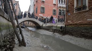 quotWir brauchen fünfzig Tage Regenquot  Venedig fällt trocken [upl. by Gnik]