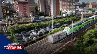 Incidente ferroviario a Milano le immagini dal drone [upl. by Tomkin103]