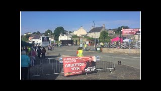 Hundreds gather in Amlwch to cheer on Gruffydd Wyn Roberts in final of BGT [upl. by Silvano]