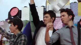 Jonas Brothers Christmas Parade 2009 Performance [upl. by Bibah]