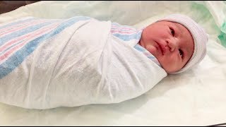 How to Swaddle a Baby  Swaddle a Newborn Baby 3 Easy Ways [upl. by Strohben]