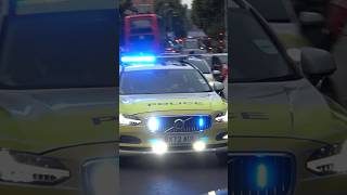 Metropolitan Police ERPT convoy responding in convoy police london nottinghillcarnival2024 uk [upl. by Bartolemo783]