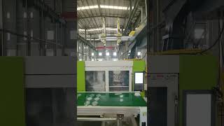 Medical Petri dish injection molding line [upl. by Warring]