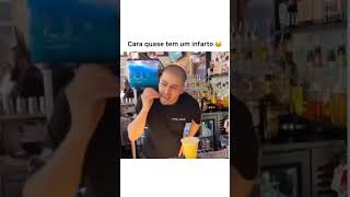 🤪 Quando o BARMEN É ZUEIRO kkkkkk barmen tiktok comedia tiktokvideo shorts drinks zueira [upl. by Amihc904]