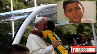 Emocionante menino brasileiro faz Papa Francisco chorar [upl. by Atahs795]