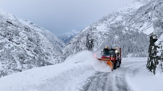 UNIMOG  DER WINTERDIENSTPROFI IM EINSATZ AM GRIMSELPASS [upl. by Midas]