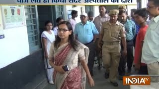 Dabangg DM Rachana Patil Scolds Staff During Govt Hospital Inspection  India TV [upl. by Hajidahk]