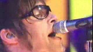 Oasis  Stop crying your heart out Live at TOTP [upl. by Dupre]