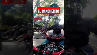 EL CANCHERITO APLICANDOLA EMARIDE MOTOVLOG observacionesdiarias BIKER COLGANDO stunt [upl. by Karsten73]