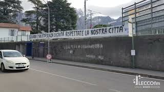 quotSquadra e società senza dignità rispettate la nostra cittàquot nuovo striscione fuori dallo stadio [upl. by Cinimod922]