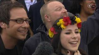 Lenas Ankunft auf dem Flughafen Hannover 30 Mai 2010 [upl. by Udele956]